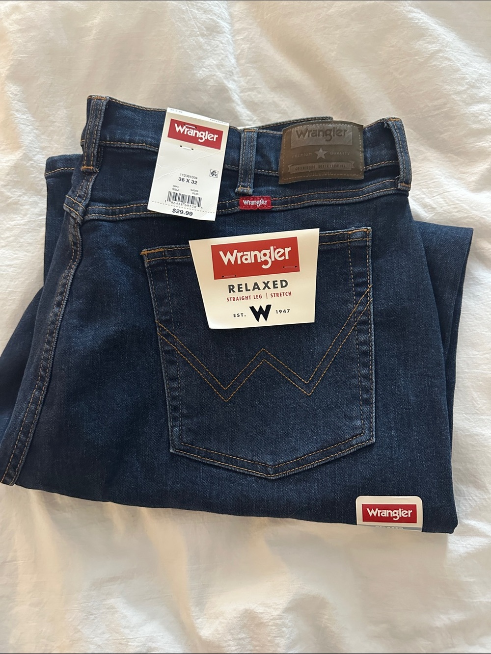 Wrangler Relaxed Straight-Leg Jeans - Indigo Blue